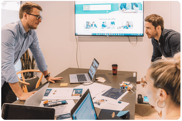 marketing_data_and_insights_team_meeting_strategy